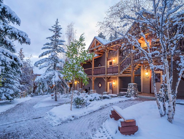 Banff Hotel Deals: How to Save on Your Next Stay